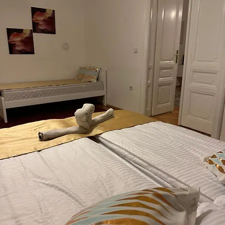 Apartment Leyla *
