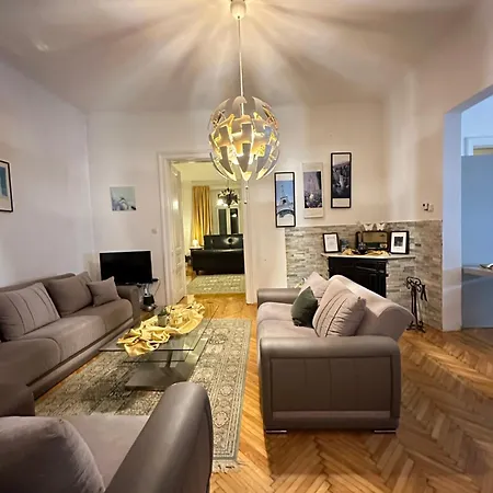 Apartment Leyla *